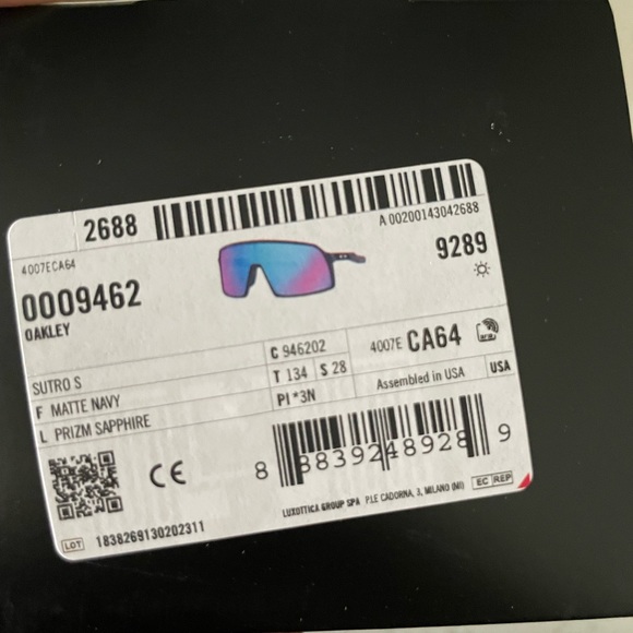 Mens Oakley Sutro S Sunglasses OAKK8C9 new in box eye protection golf ski - Picture 7 of 7